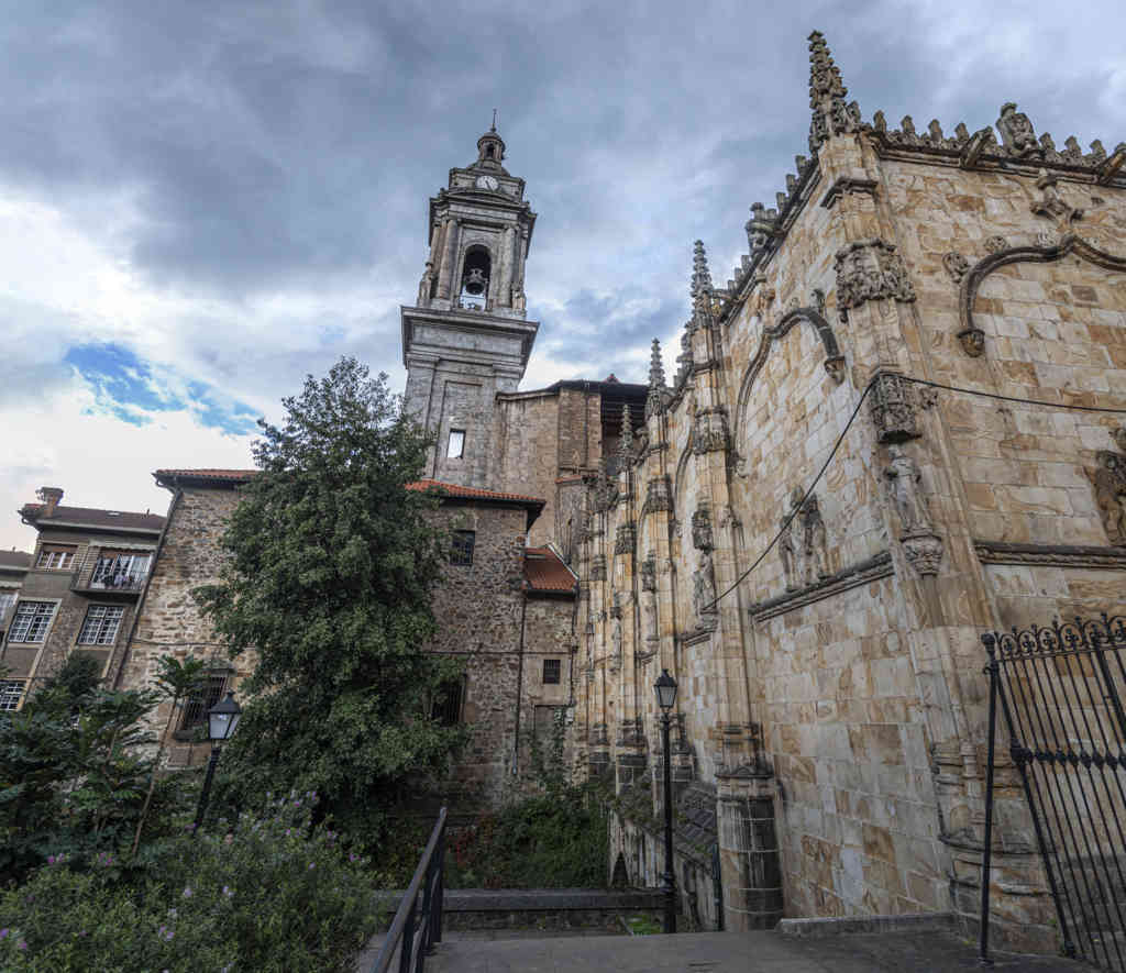 Guipúzcoa - Oñati 06 - iglesia de San Miguel.jpg